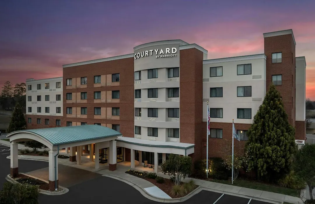Courtyard Greensboro Airport-1