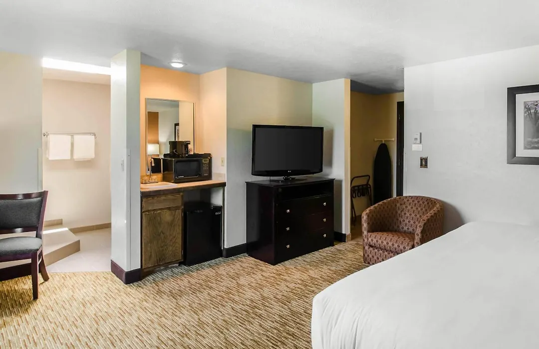 Comfort Inn & Suites Ashland-1