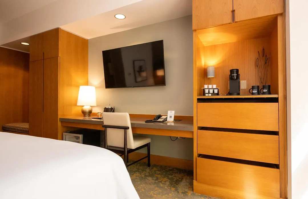 Cedarbrook Lodge-1