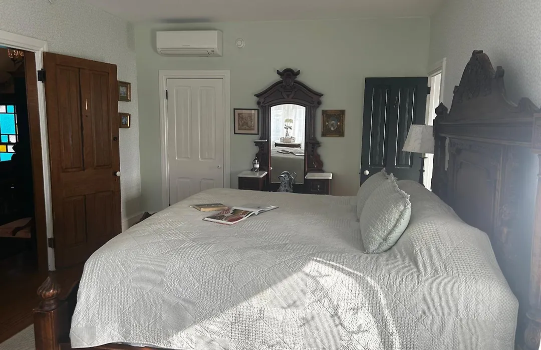 Beauclaires Bed & Breakfast-1