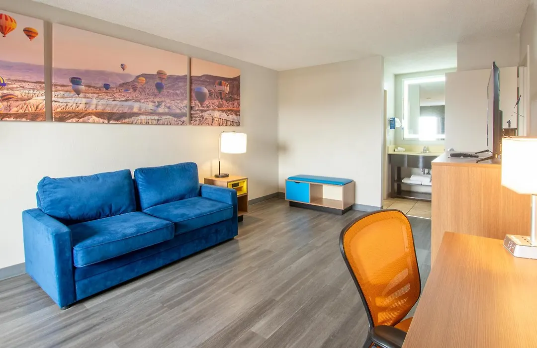 Days Inn & Suites By Wyndham Albuquerque North-1