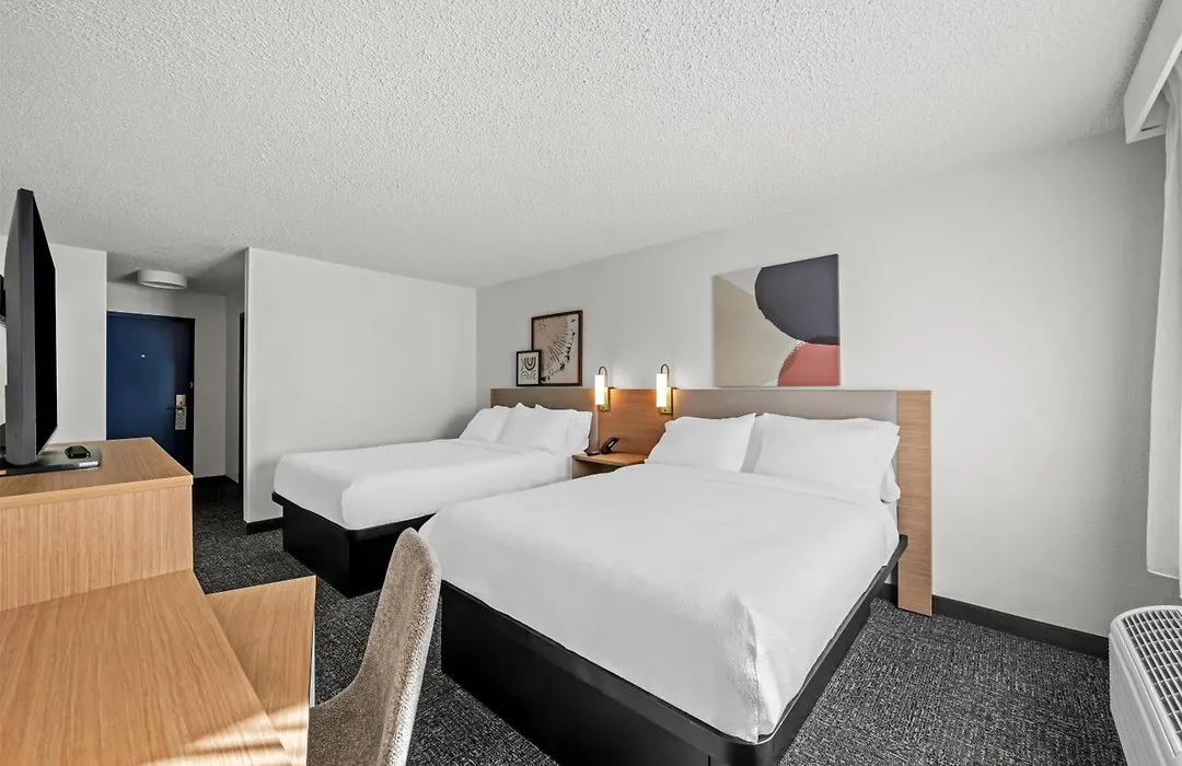 Spark By Hilton Cleveland Beachwood-1