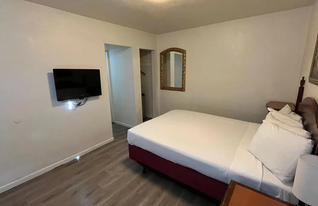 Economy Inn Paso Robles-1