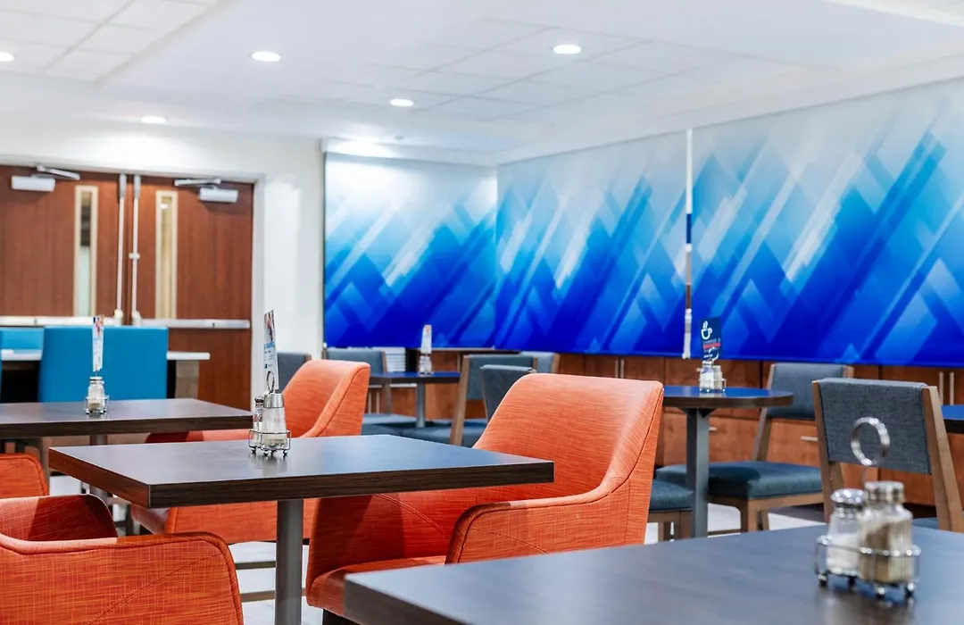Holiday Inn Express Hotel & Suites Memphis/Germantown By Ihg-1
