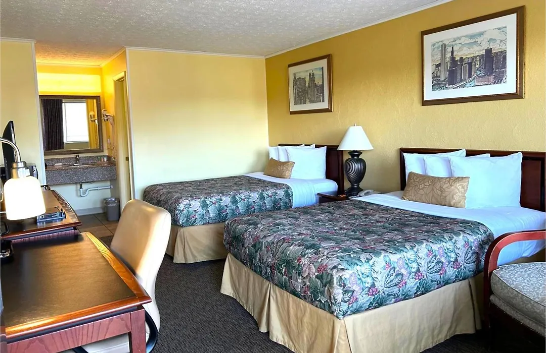 Lake Logan Inn-1