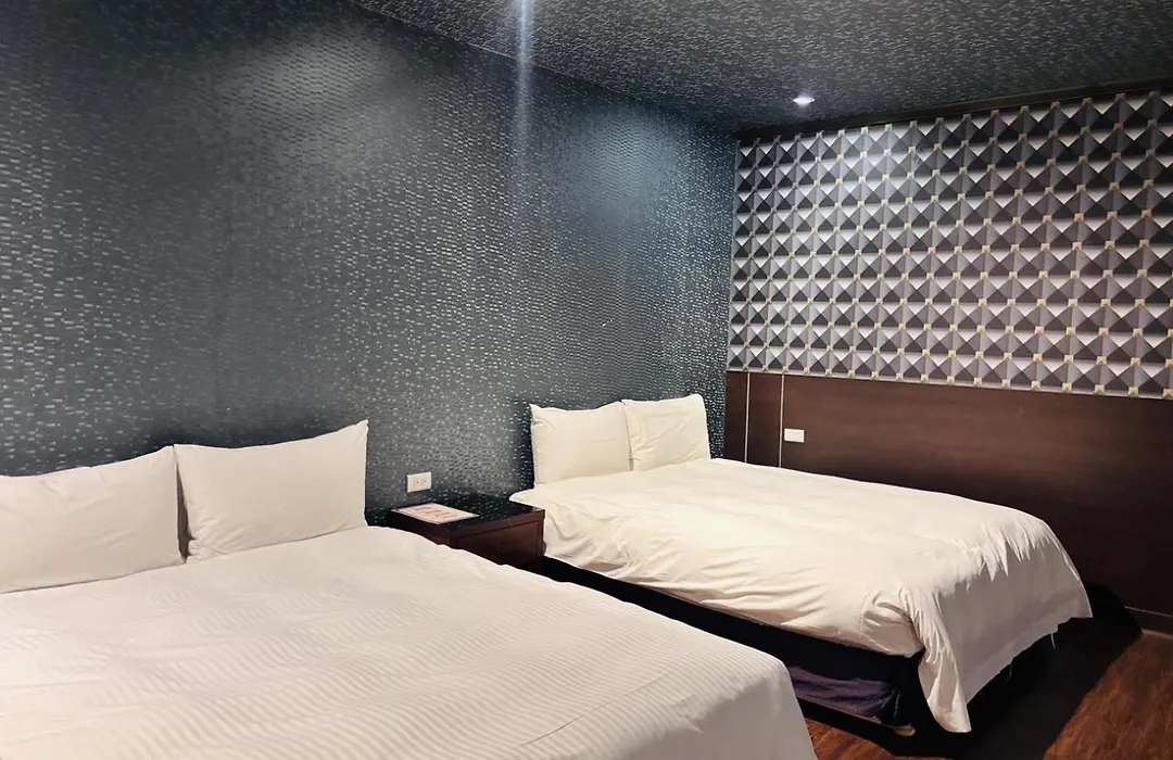 Centre Hotel-1