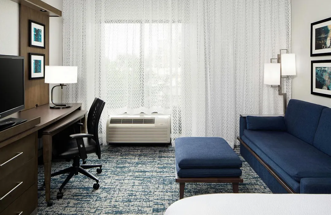 Courtyard By Marriott Wilmington Downtown/Historic District-1