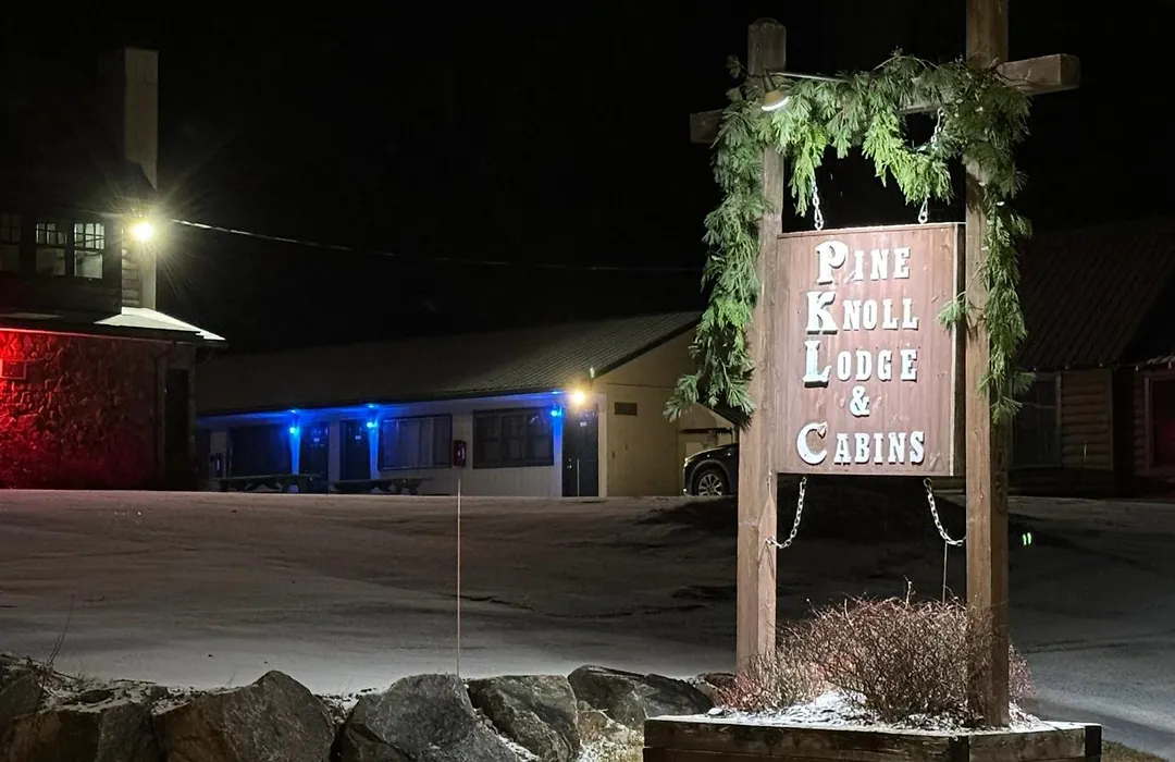 Pine Knoll Hotel Lakeside Lodge & Cabin-1