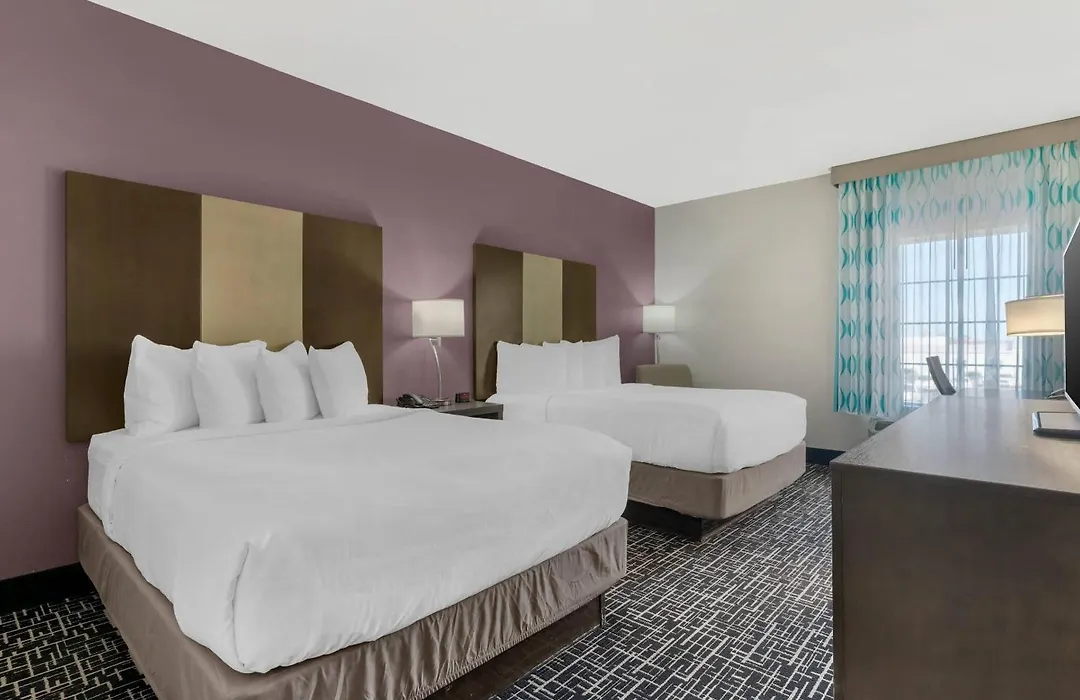 Comfort Inn & Suites-1