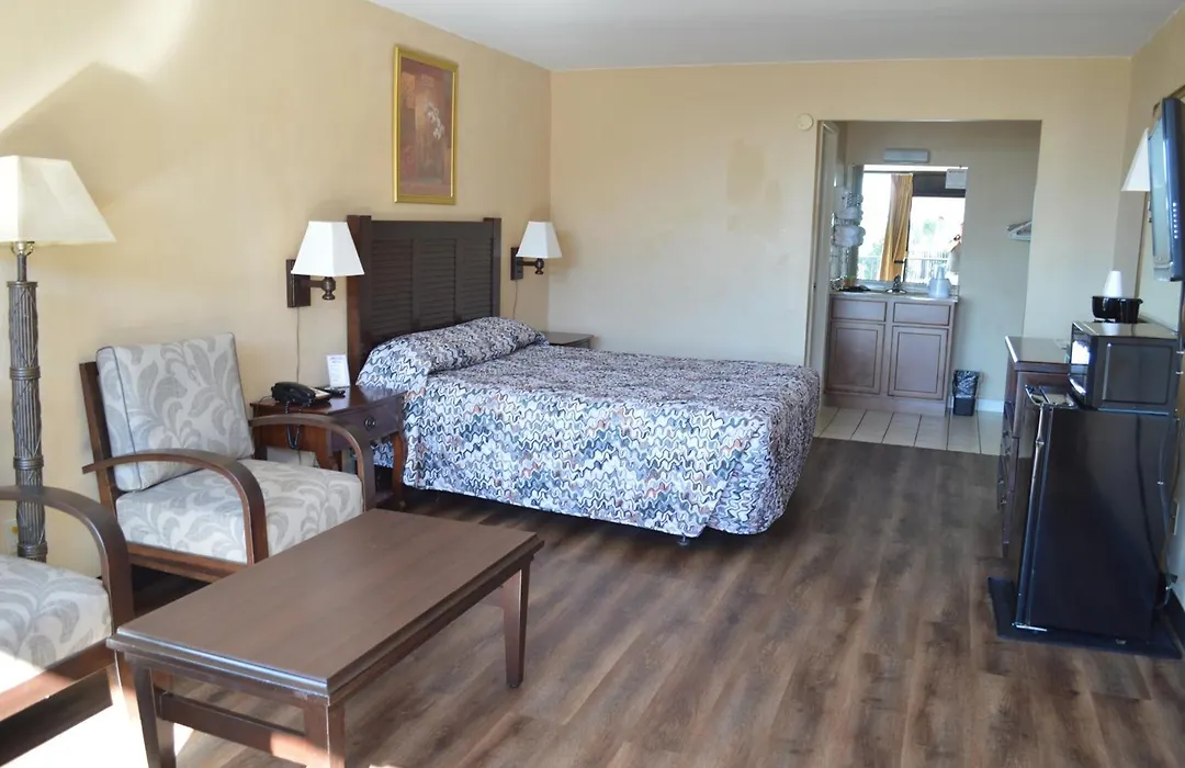 Tarpon Shores Inn-1