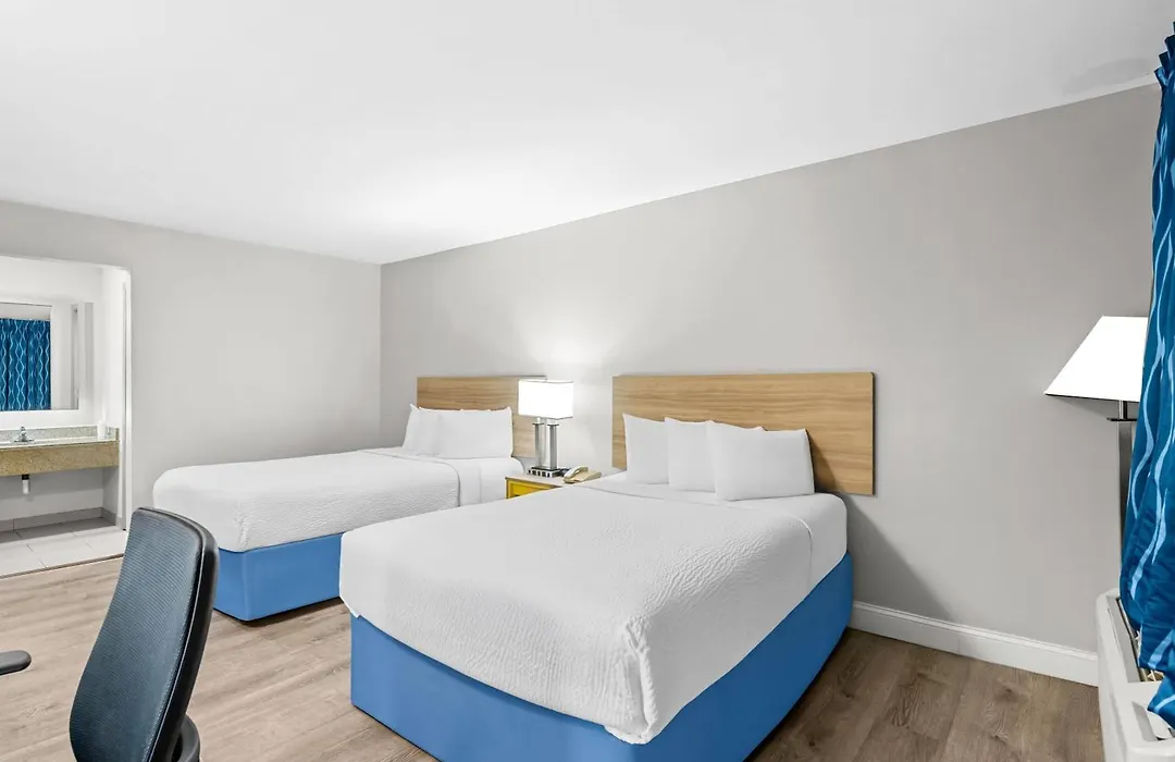 Days Inn By Wyndham Chesapeake-1