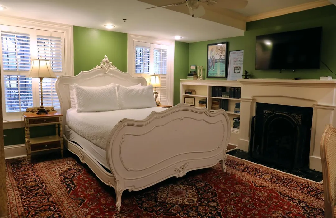 Justine Inn Savannah-1