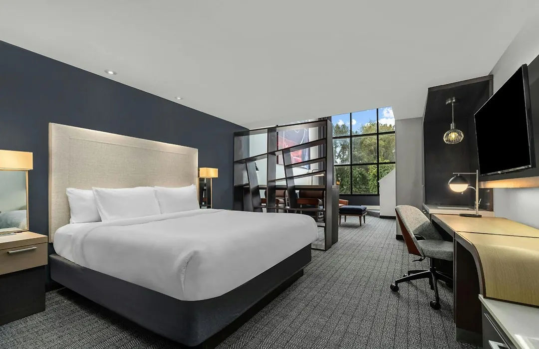 Courtyard By Marriott Oxford-1