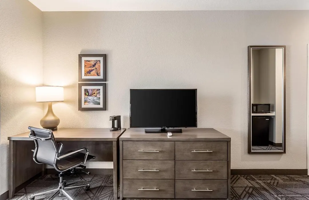Comfort Inn & Suites Salt Lake City Airport-1