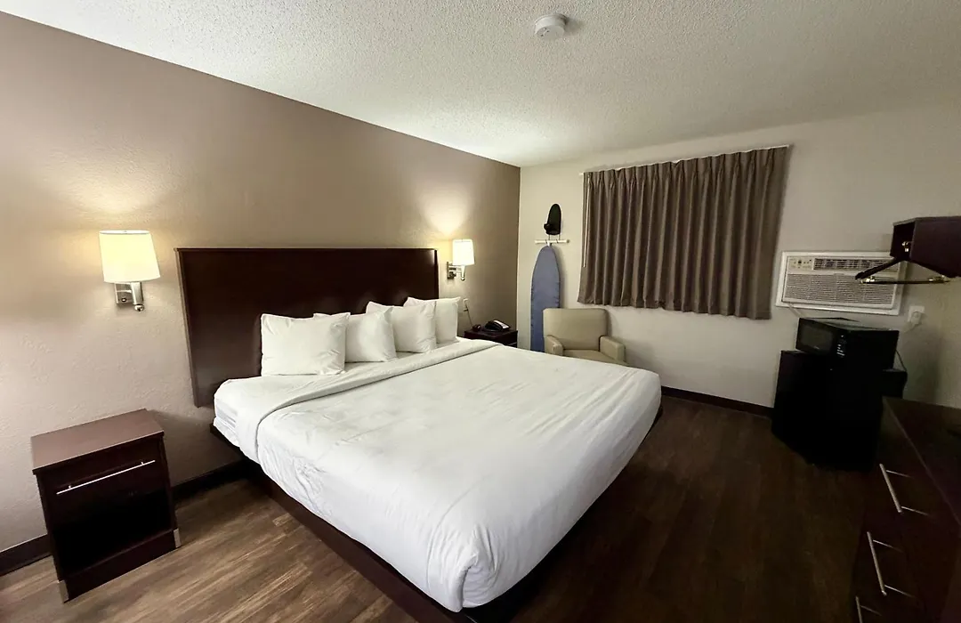 Baymont By Wyndham Findlay-1