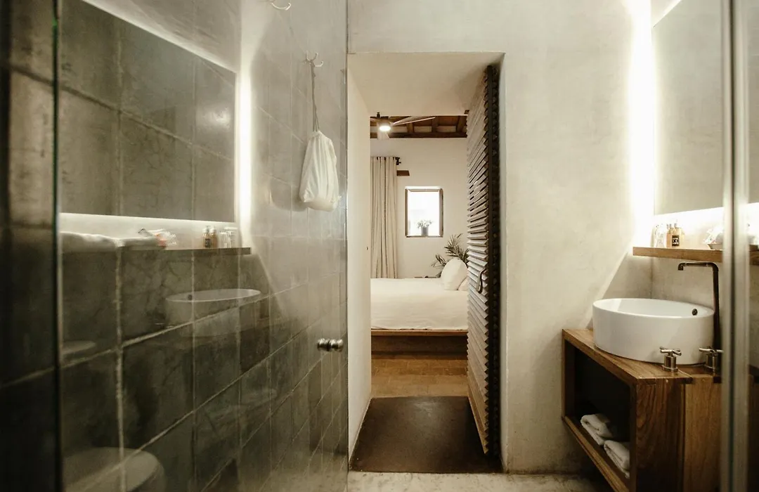 Hotel Sin Nombre-1