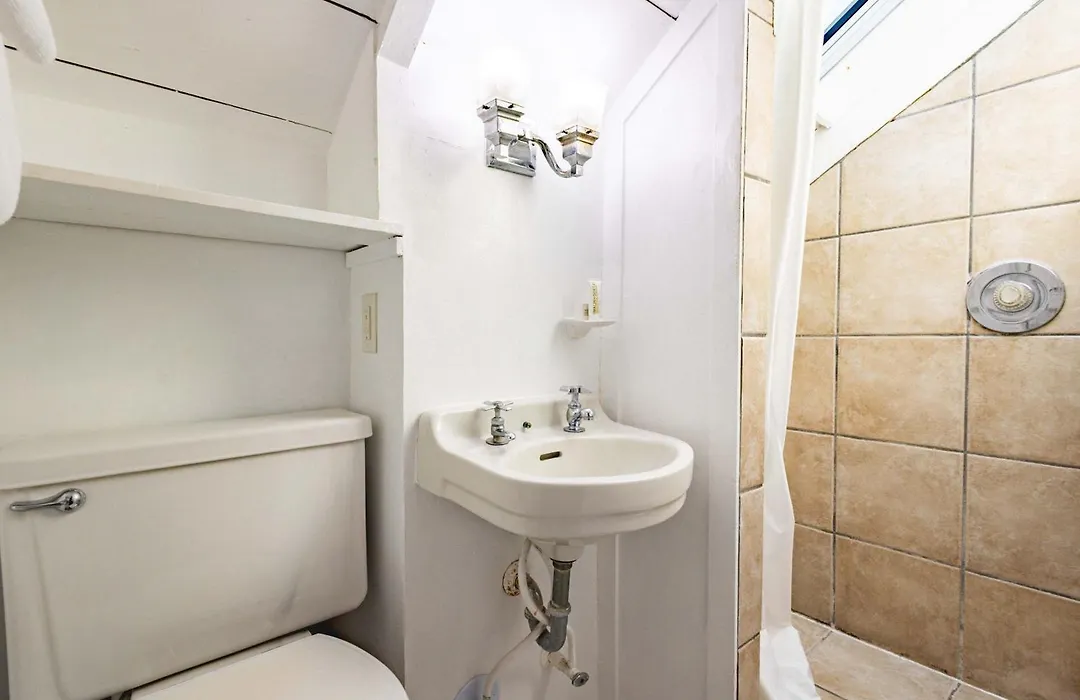 Curry House - Room 9-1