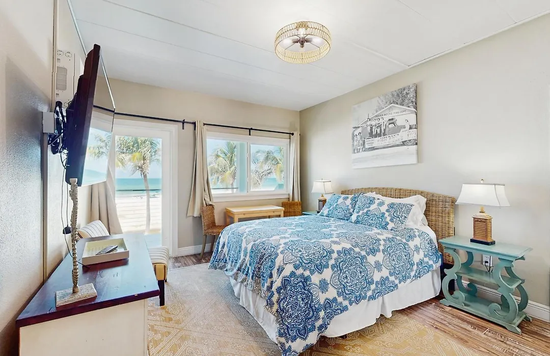 Bungalow Beach Place 6-1