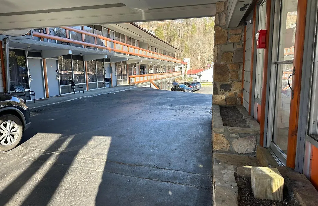Timber Ridge Lodge Gatlinburg-1