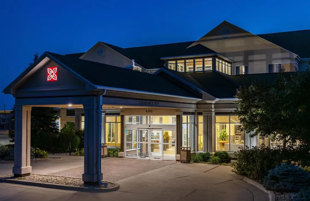 Hilton Garden Inn Grand Forks-Und-1