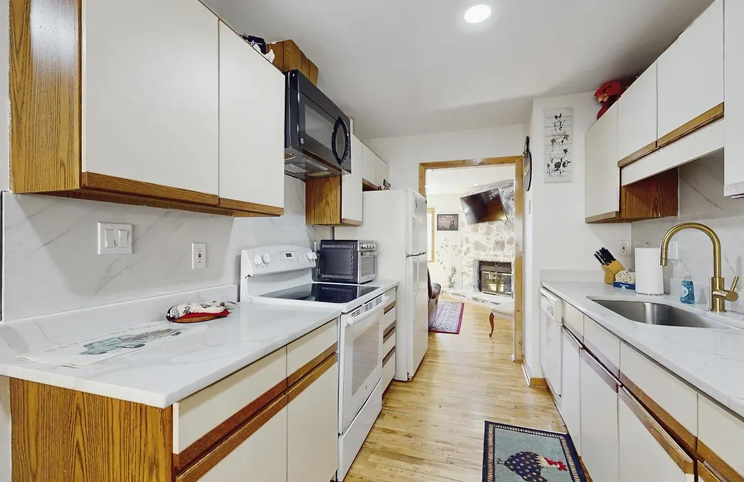 Cool River Condo I-1