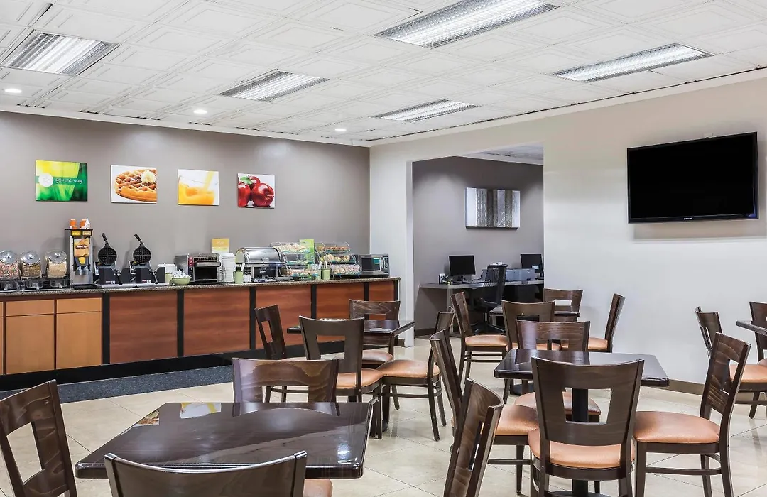 Quality Inn & Suites Los Angeles Airport - Stadium District-1