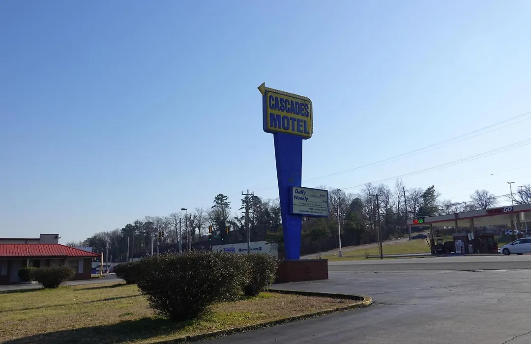 Cascades Motel - Chattanooga-1