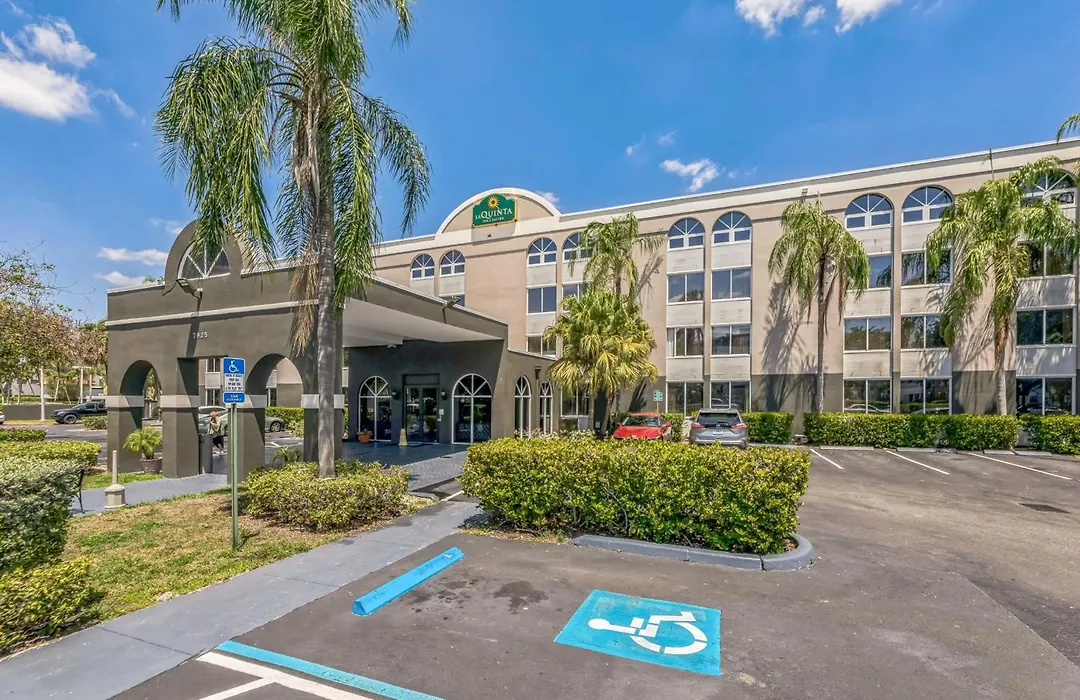 La Quinta By Wyndham Miami Lakes-1
