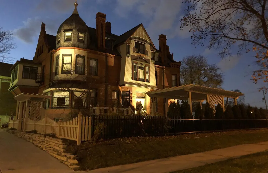 Schuster Mansion Bed & Breakfast-1