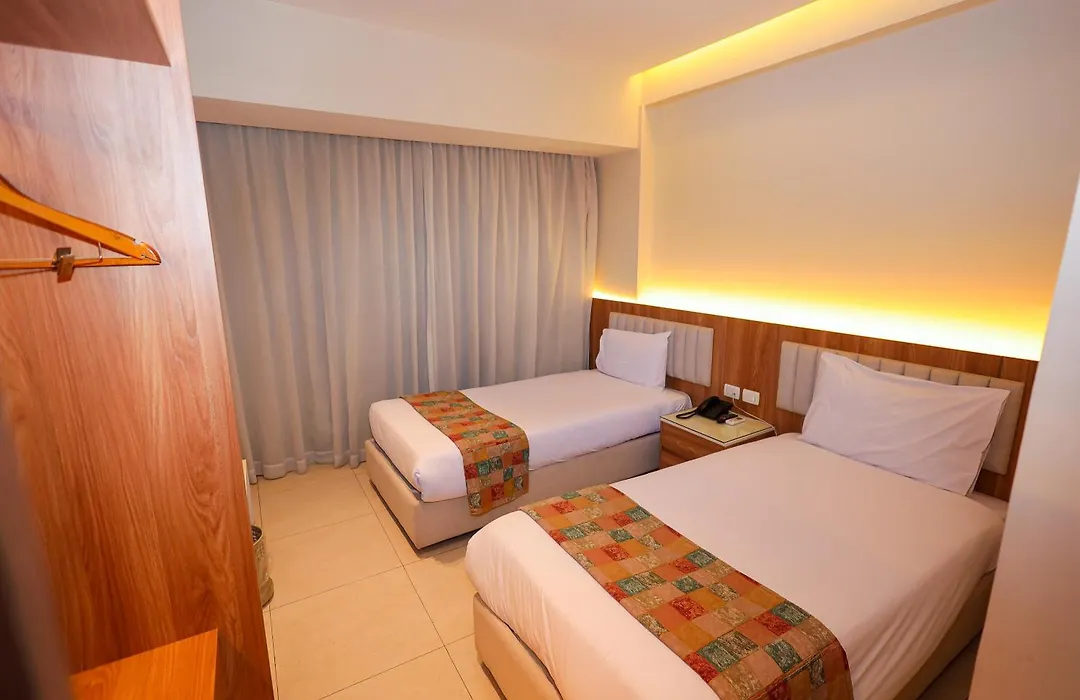 Hapi Hotel-1