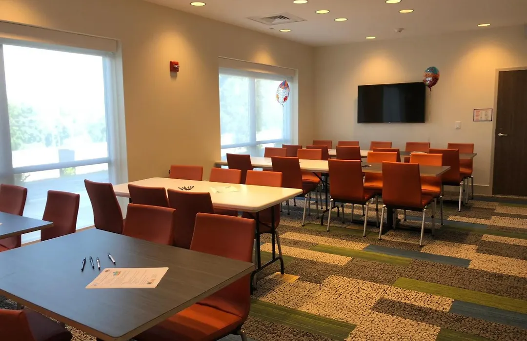 Holiday Inn Express & Suites - Elizabethtown North By Ihg-1
