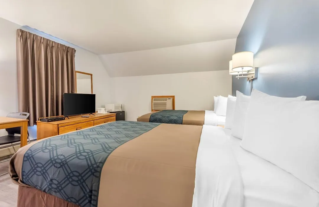 Econo Lodge Saint Albans-1