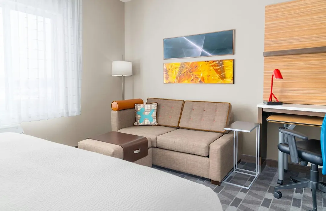 Towneplace Suites By Marriott Detroit Allen Park-1