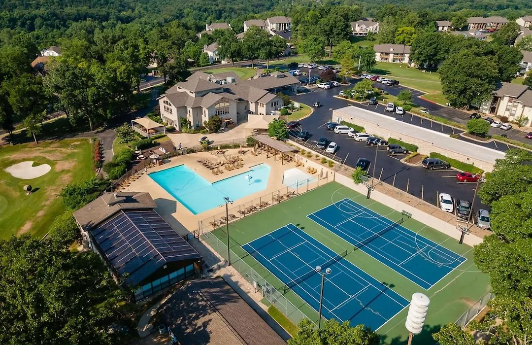 Ozark Mountain Retreat, Family Condo With Resort Amenities-1
