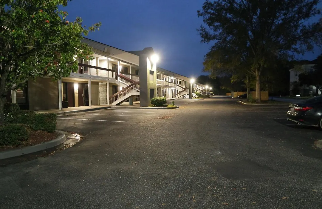 Travelodge By Wyndham North Charleston-1