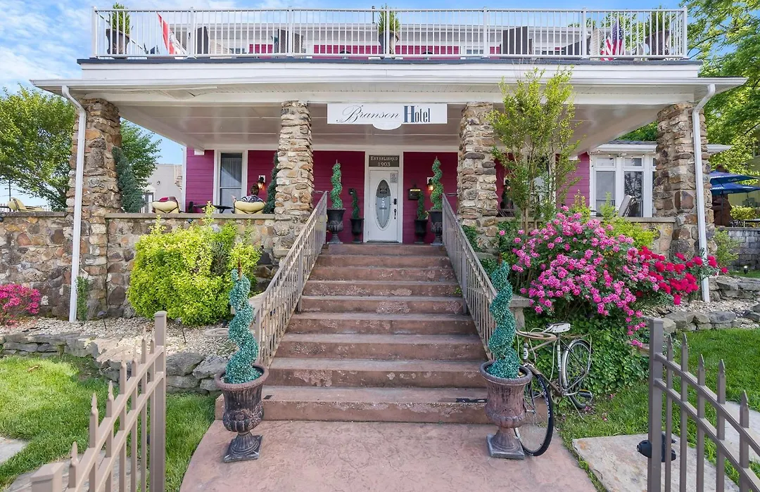 Dreams2Reality | Historic Branson Hotel - Horseshoe Room - Downtown-1