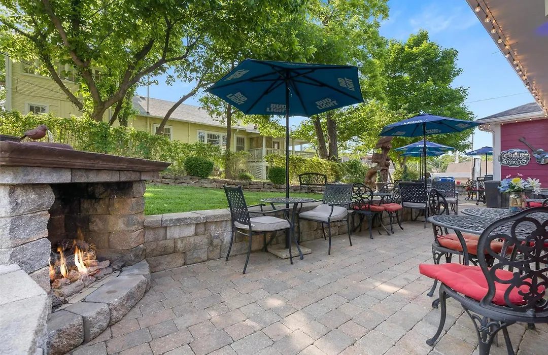 Dreams2Reality | Historic Branson Hotel - Fisherman'S Cove Room - Downtown-1