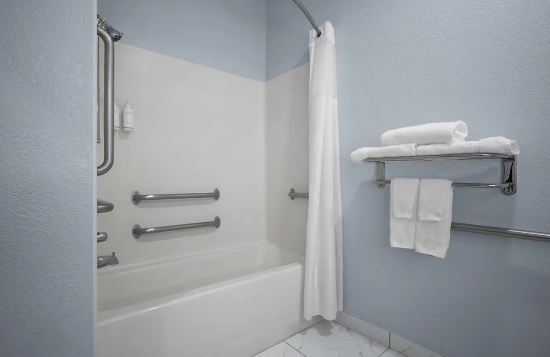 Days Inn By Wyndham Dodge City-1