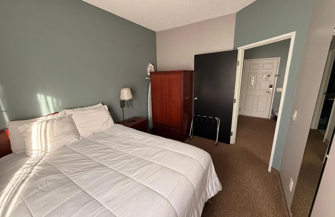 River Hills Hotel- Mankato-1