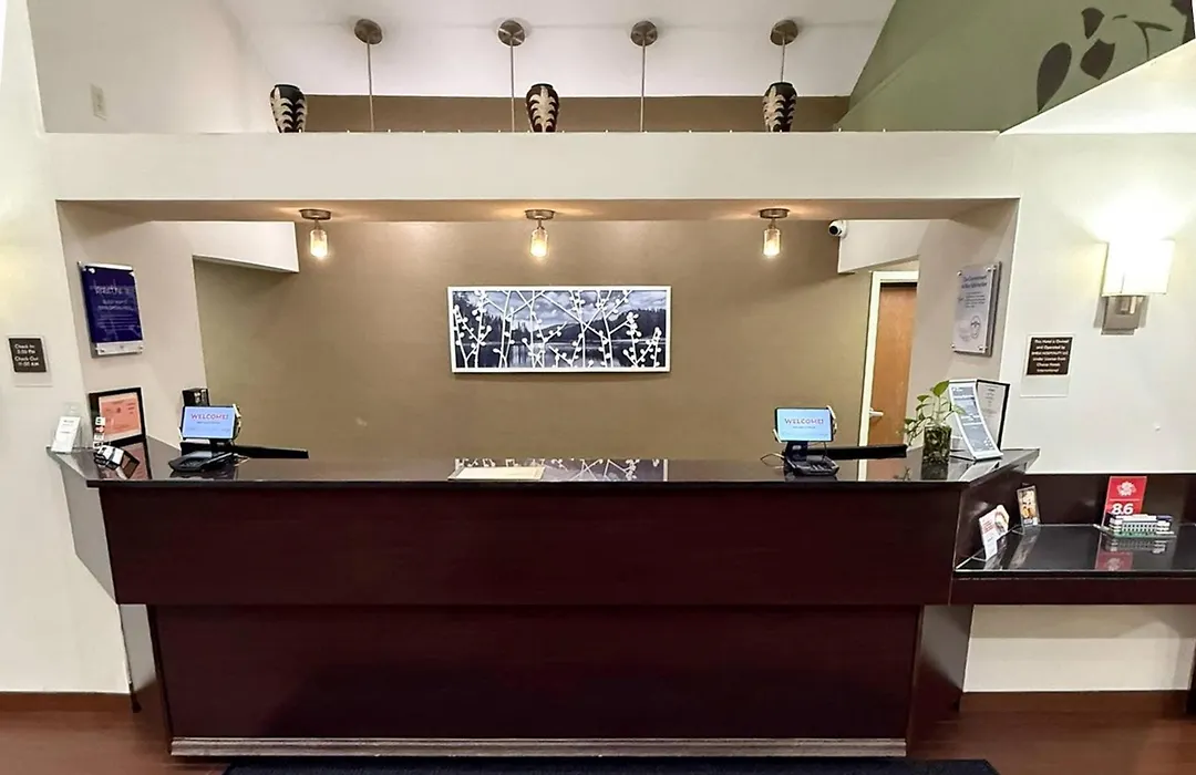 Sleep Inn & Suites Queensbury - Lake George-1