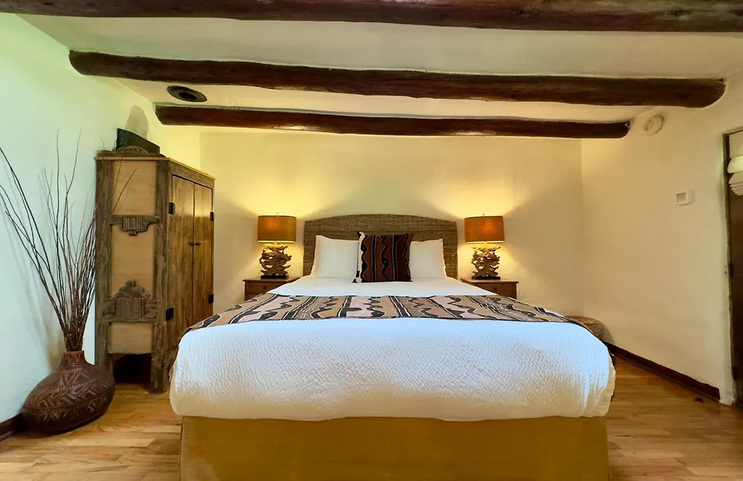 Old Taos Guesthouse B&B-1
