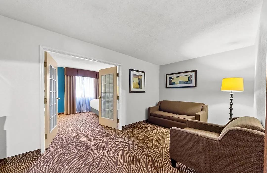 Quality Inn & Suites San Antonio Airport - Stone Oak-1