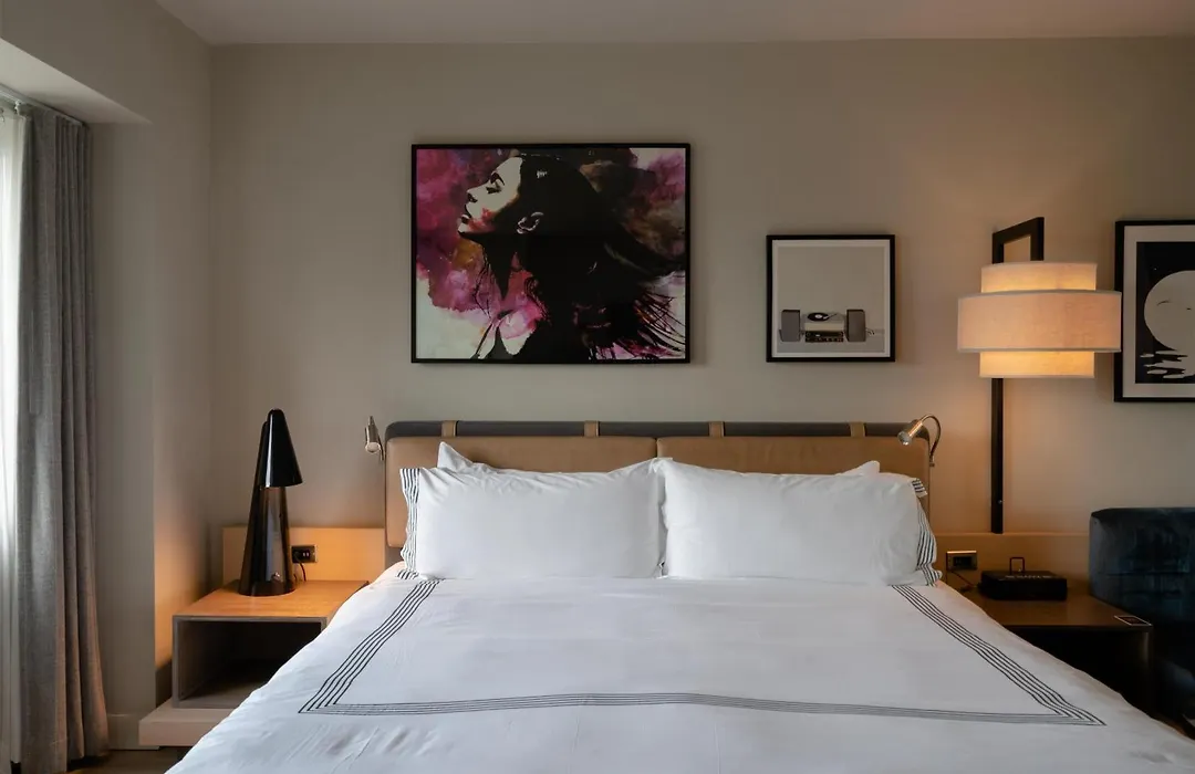Thompson Chicago, By Hyatt-1