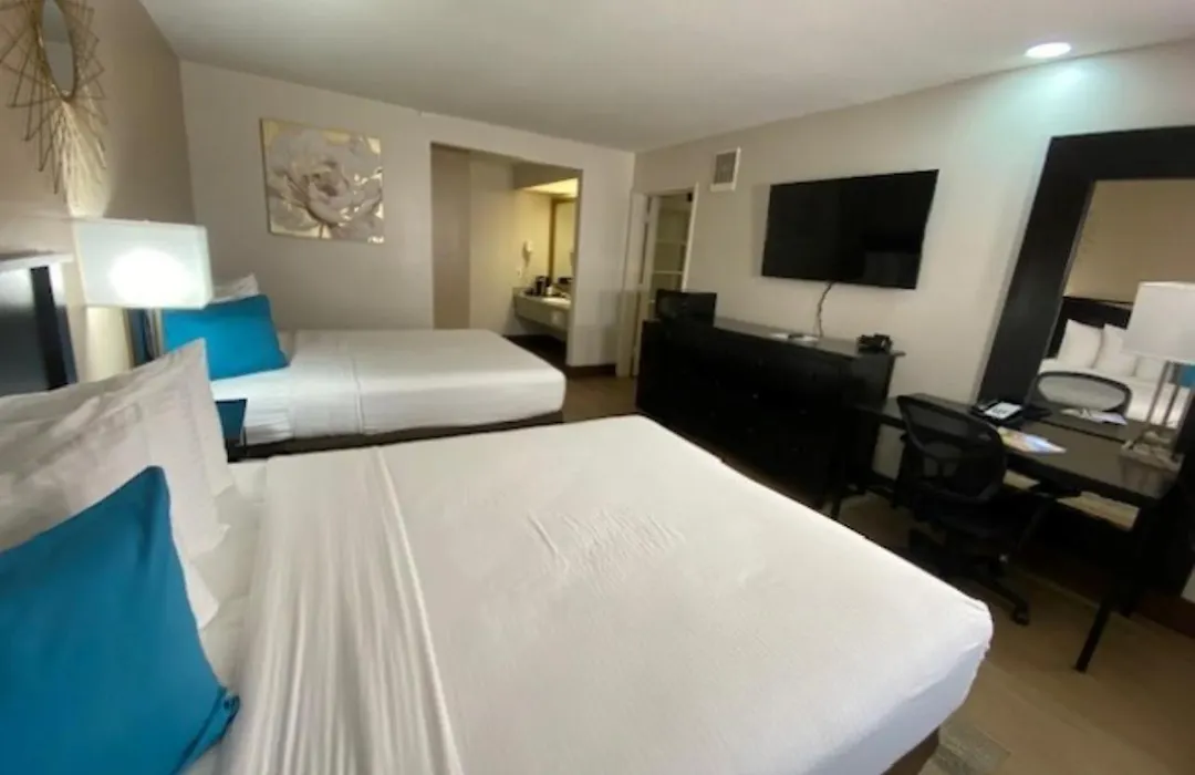 Stanford Inn & Suites Anaheim-1