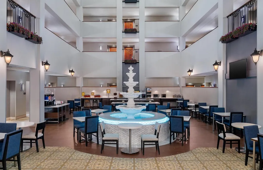 Hampton Inn & Suites By Hilton - Rockville Centre-1