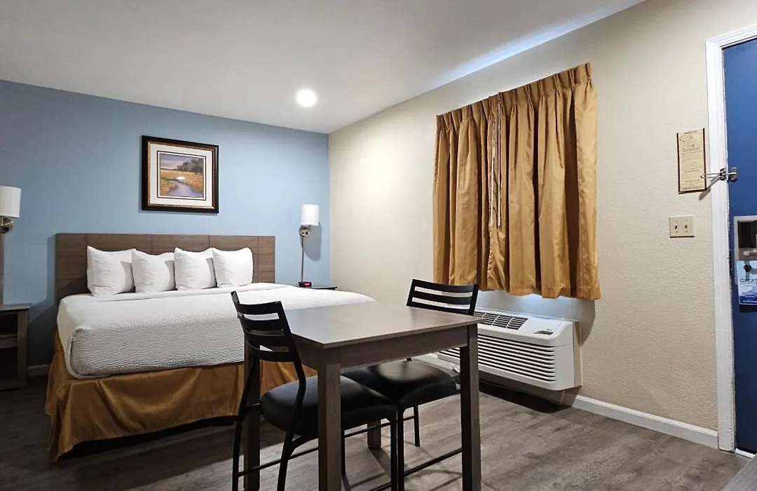 Travelodge By Wyndham Wenatchee-1