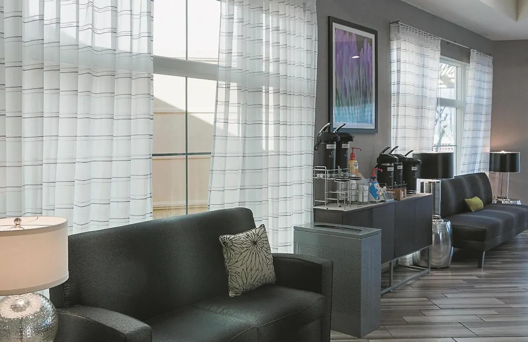 La Quinta By Wyndham Orlando Airport - On Property Food Trucks & Free Airport Shuttle!-1