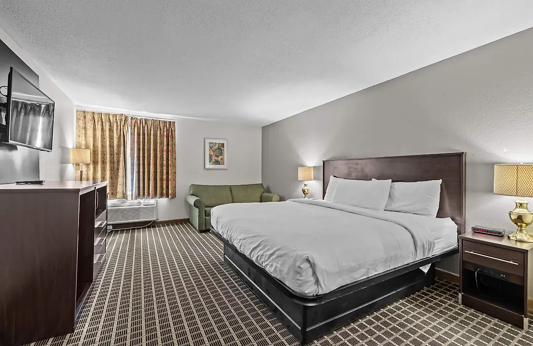 Ramada By Wyndham Stevens Point-1