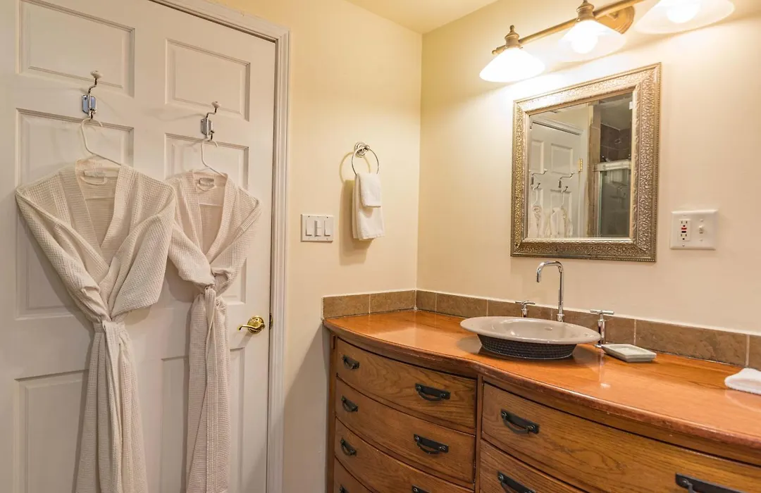 White Rose Inns & Motel-1