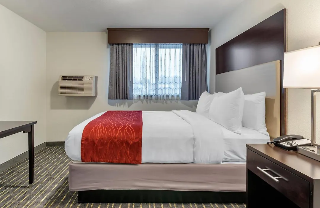 Comfort Inn & Suites Tigard Near Washington Square-1